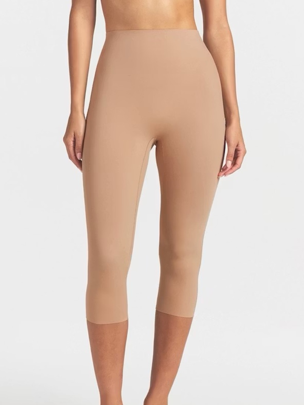 SKIMS NWT Light Nude Women’s Seamless Top with Printed Care Label